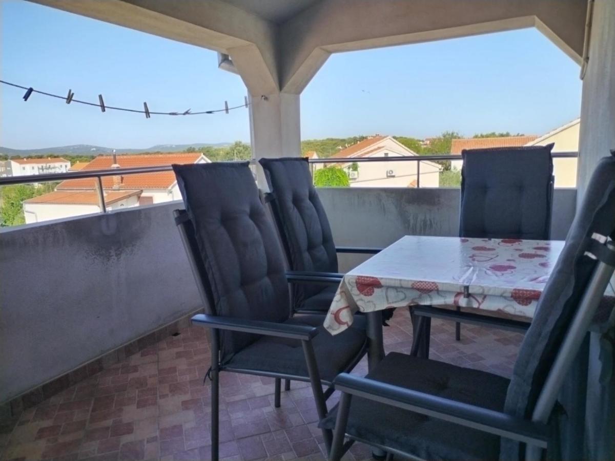 Apartman Kristina Sa Dvije Sobe Biograd na Moru Kültér fotó