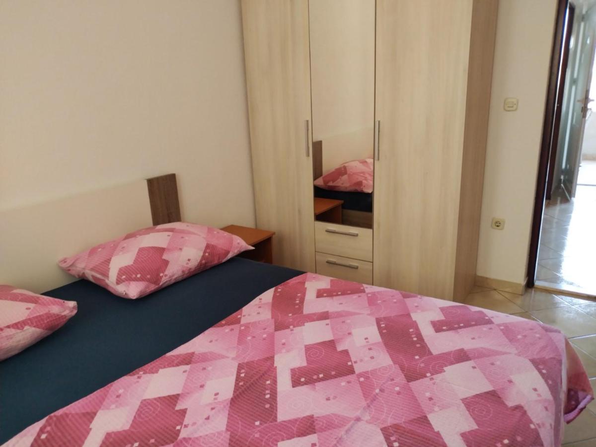 Apartman Kristina Sa Dvije Sobe Biograd na Moru Kültér fotó